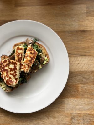 Thumbnail voor Deze voormalige chef legt uit hoe je halloumi het best bereidt (en deze kleine aanpassing maakt echt verschil)