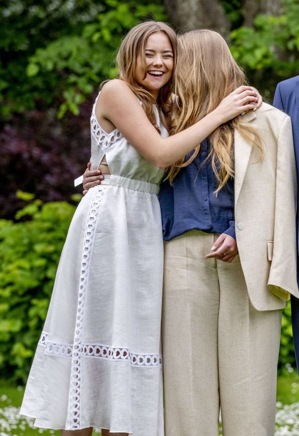 Fotosessie met Koning Willem-Alexander, Koningin Máxima, de Prinses van Oranje, Prinses Alexia en Prinses Ariane