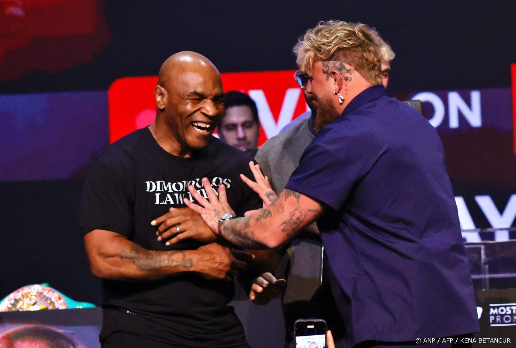 Uitgesteld gevecht Jake Paul en Mike Tyson in november te zien