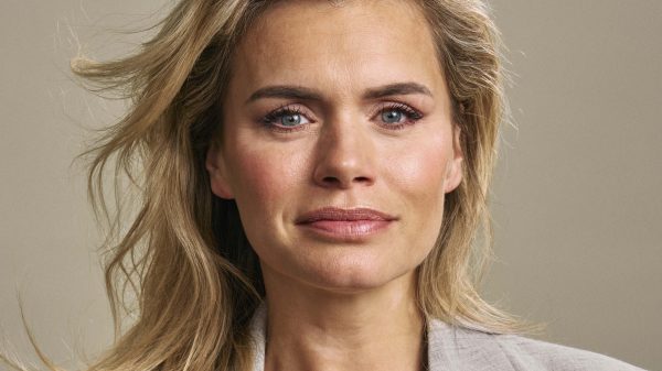 Nicolette van Dam social