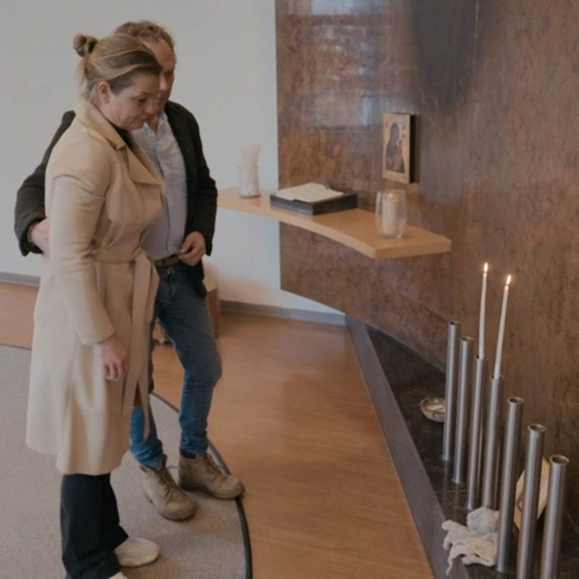 Meggy en Lennard steken kaarsje aan voor dochter Sammie in 'Het Kinderziekenhuis'