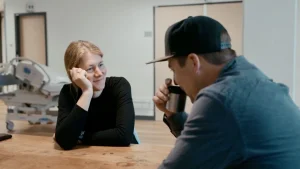 Thumbnail voor Roos en Bas wachten in 'Het Kinderziekenhuis' in spanning op goede afloop operatie zoon Boet (7)