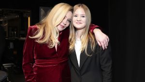 Thumbnail voor De dochter (13) van Christina Applegate heeft POTS, maar wat is dat eigenlijk?