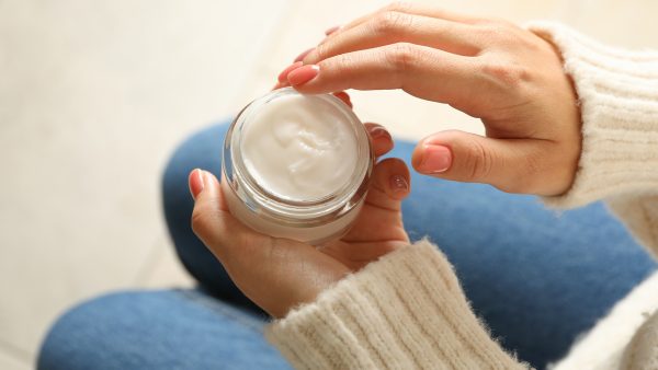 Van anti-aging tot zomerse glow: dit zijn de favoriete dagcrèmes van BN'ers