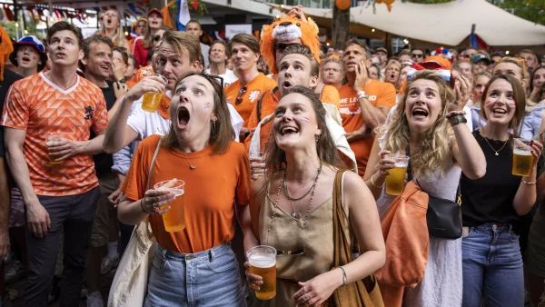 Hapjes al in huis? Deze supermarkten sluiten eerder door halve finale van Oranje