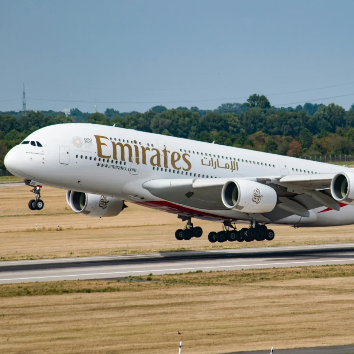 Stewardess in Dubai gaat gebukt onder huiselijk geweld, maar wordt aangeklaagd voor poging tot zelfdoding