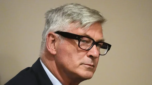 Alec Baldwin handelde volgens aanklager nalatig bij schietincident op filmset 'Rust'