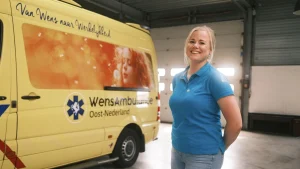 Thumbnail voor Laura (30) werkt voor Stichting WensAmbulance Oost-Nederland: 'Het zijn vaak de kleine wensen die het verschil maken'