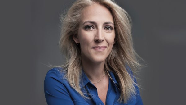 Lilian Marijnissen steelt de show in bikini en mét prachtige babybuik