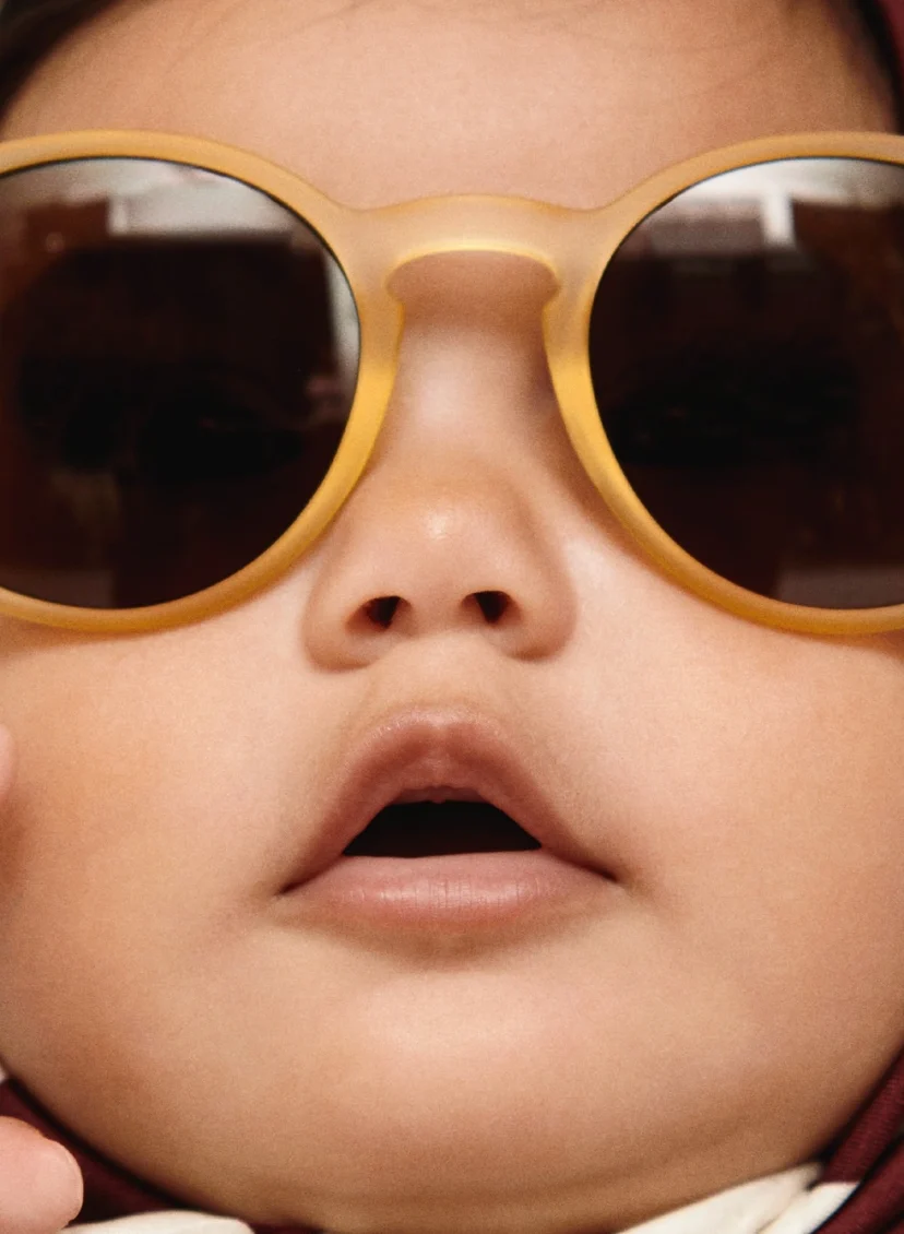 Blikvanger: waarom een zonnebril voor je spruit onmisbaar is