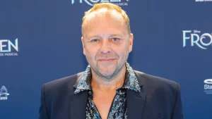 Thumbnail voor Richard Groenendijk deelt heftige foto na ooglidcorrectie: 'Ik was in volledige paniek'