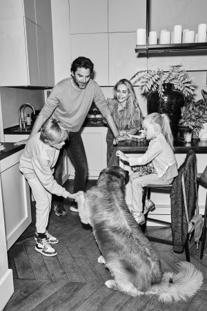 Thumbnail voor Xander en Sophie de Buisonjé: ‘Met kinderen is kalkverf op de keukenmuren niet te doen, overal vette handjes’