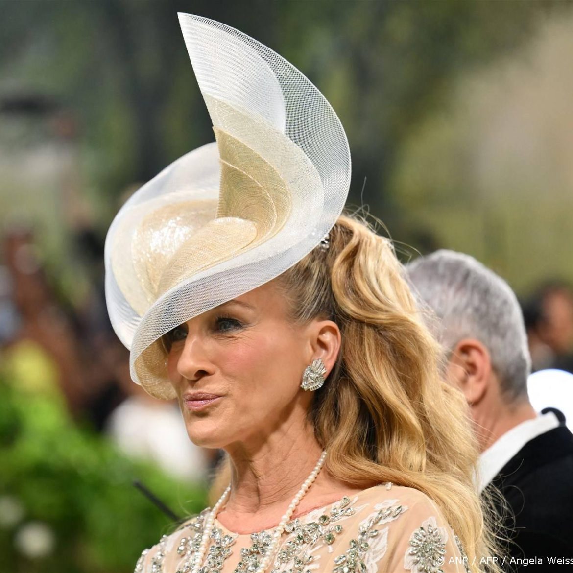 Mysterie: plakplaten met fake plottwists van 'And Just Like That' verspreid in New York