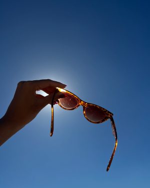 Thumbnail voor Krassen op je zonnebril? Met deze hack zijn ze zo weg