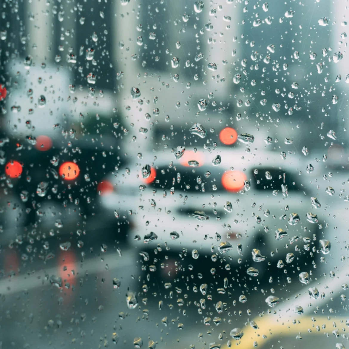 Rijkswaterstaat waarschuwt voor zomergladheid op snelwegen