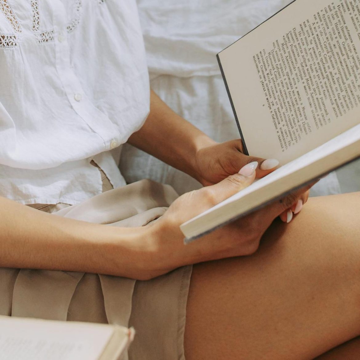 vrouwen lezen boek