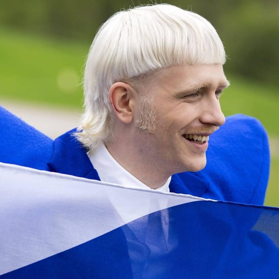 Joost Klein overweegt aangifte van smaad tegen songfestivalorganisatie