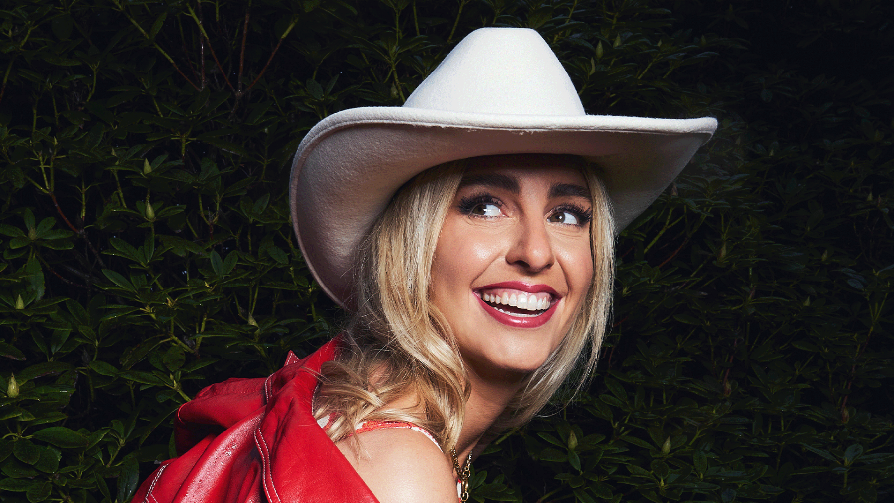 Iris Enthoven geniet van het moederschap
