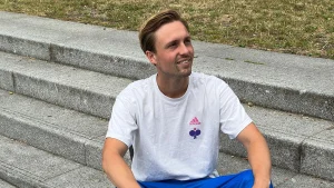 Thumbnail voor Menno (29) leert na dwarslaesie weer lopen: ‘Arts zei dat ik dat nooit meer zou kunnen'