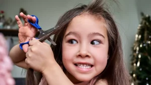 Thumbnail voor 'Mijn kind knipte zijn eigen haar': 15 moeders delen parels van foto's