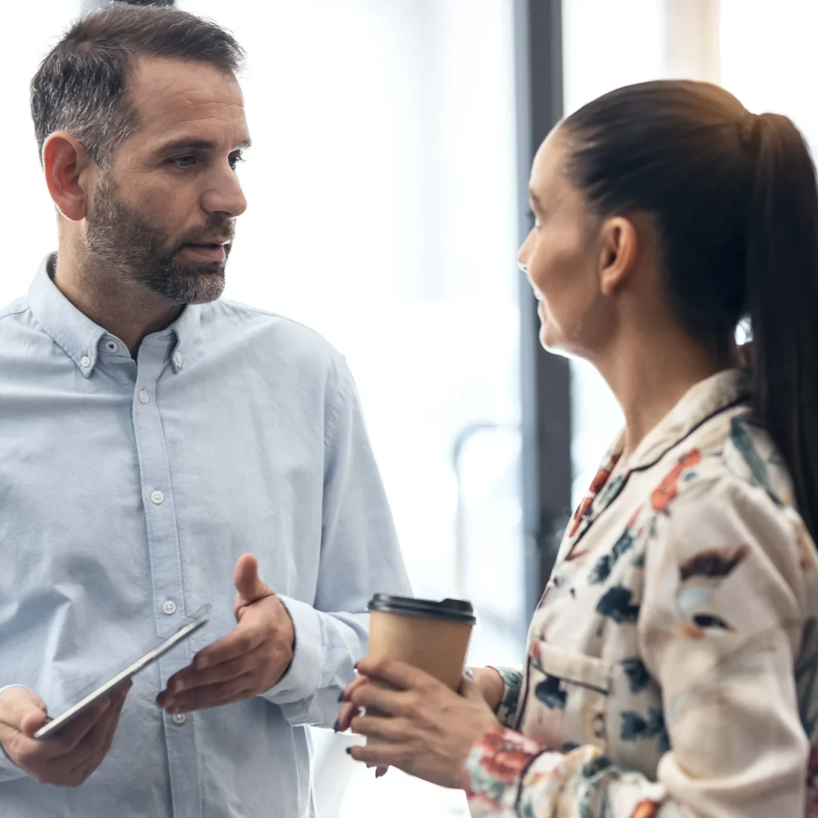 Man en vrouw mansplaining