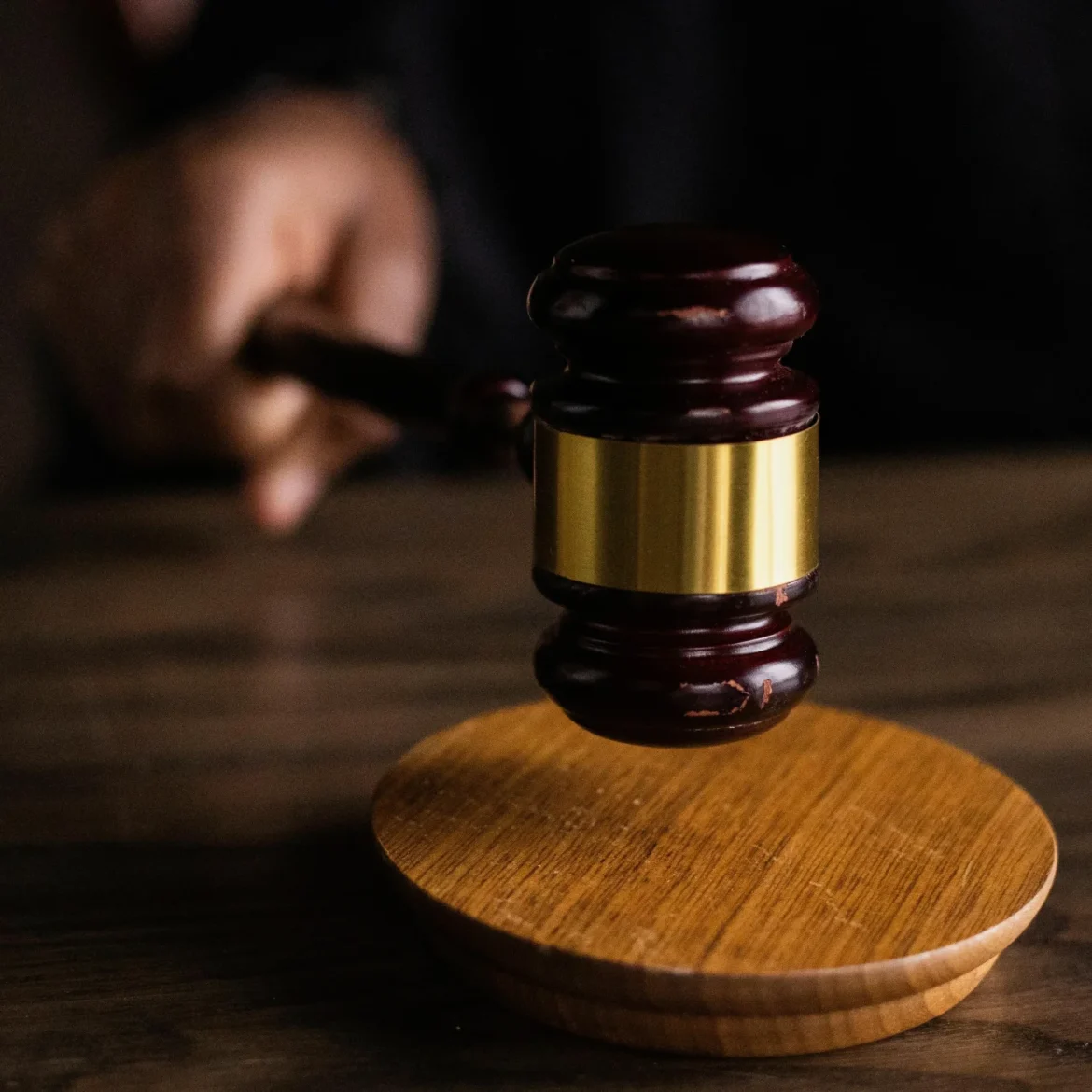 Moeder doodgebeten baby moet aanwezig zijn in rechtbank