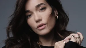 Waylon maakt portret van Bibi Breijman