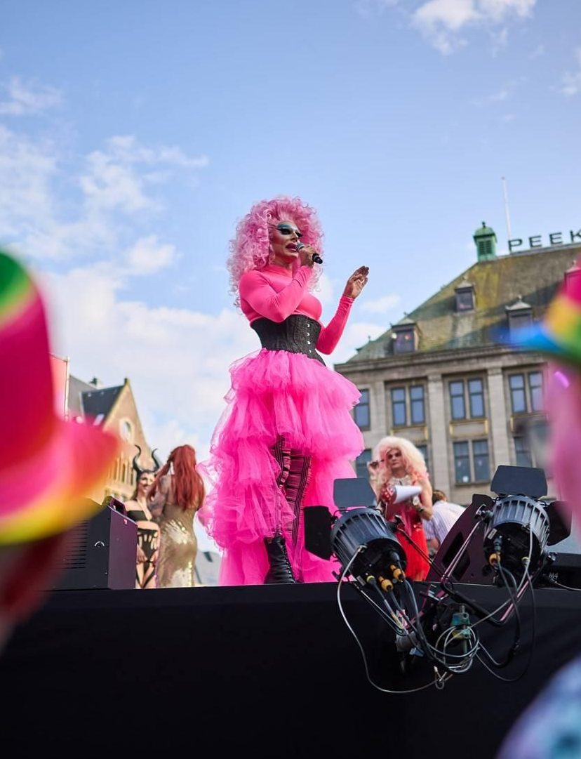 Taxichauffeur veroordeeld tot werkstraf na aanrijden dragqueen