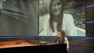 Thumbnail voor Phillis Vanenburg brengt ontroerende ode aan overleden zus Jaimy in 'Humberto': 'Jaim was een strijder'