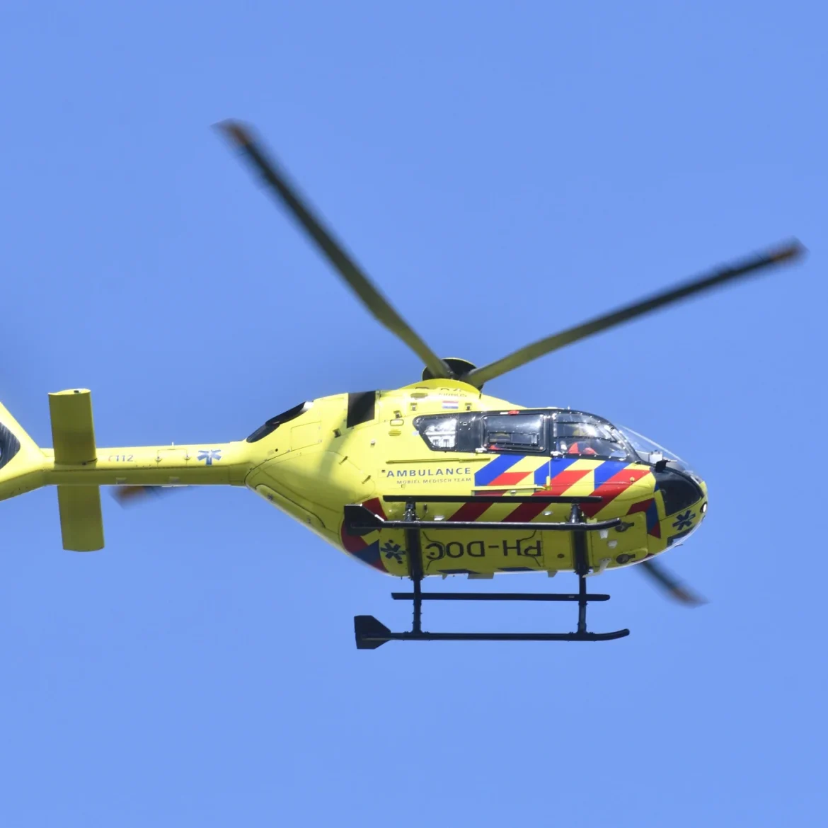 peuter valt uit raam