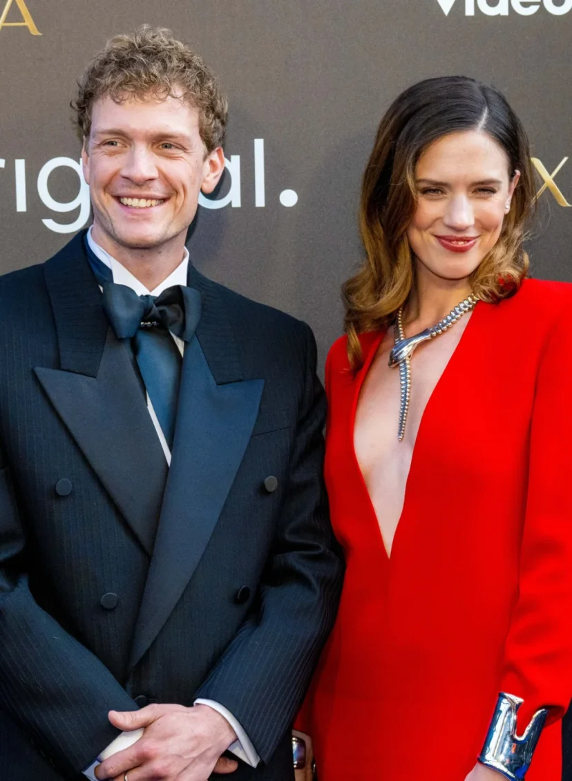 Martijn Lakemeier en Delfina Chaves bij de premiere van de Videoland-dramaserie Máxima