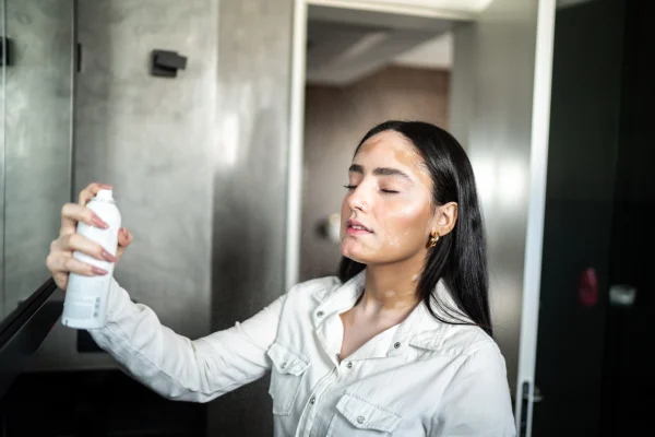 Dít is het verschil tussen setting en fixing spray (thank us later)