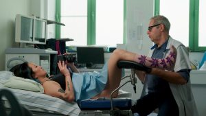 Thumbnail voor Onschuldige voorkeur of racisme: Kelly-Qian van Binsbergen onderzoekt het in docureeks 'Sexotisch'