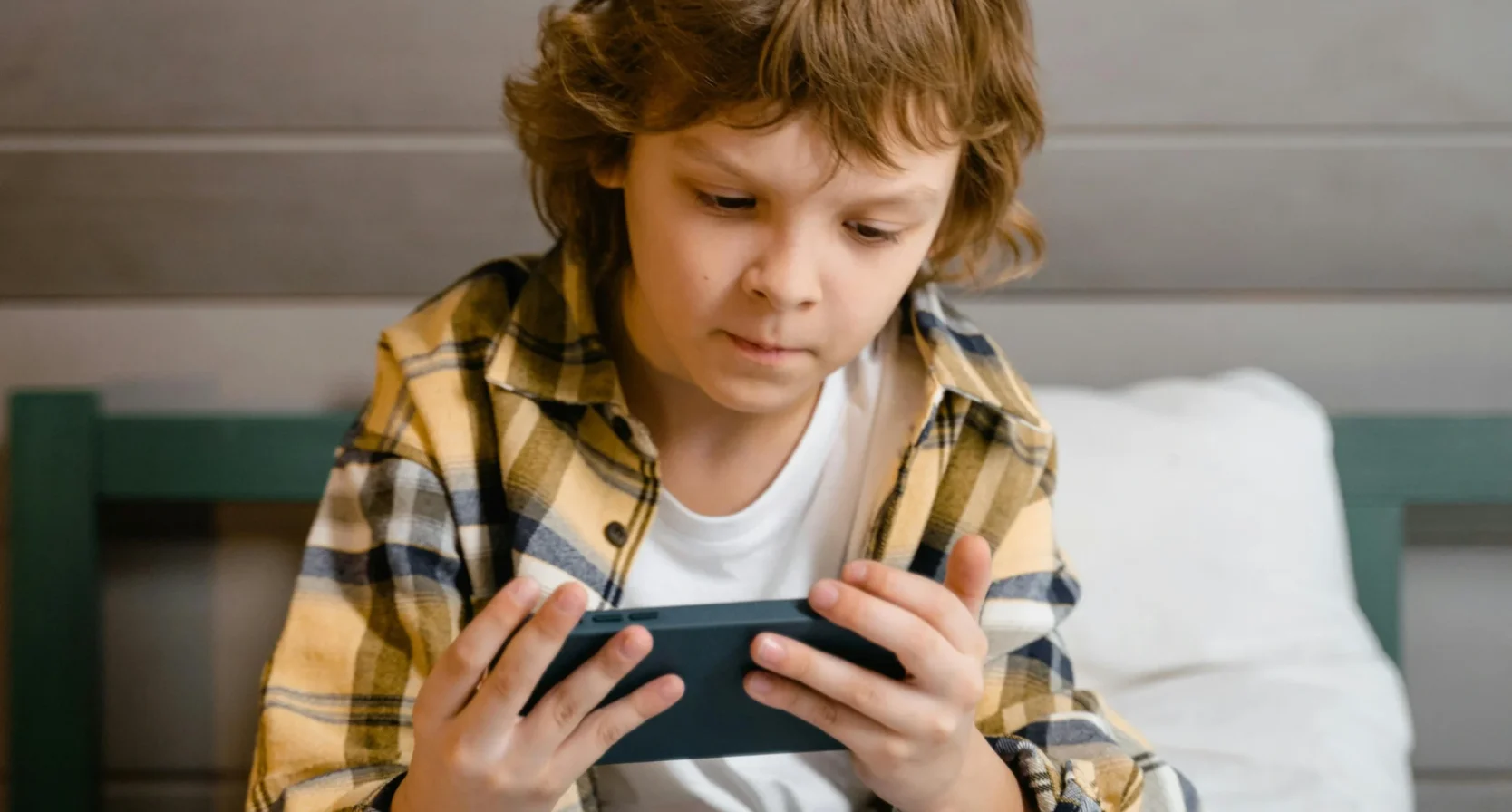Kind met een smartphone