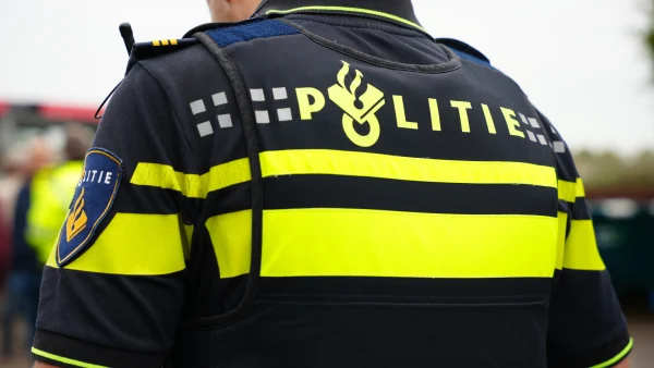 Politieagent | kind zwaargewond door val van balkon