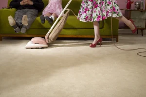 Thumbnail voor Terug naar het aanrecht: het gaat vaak over tradwives, maar gaan we écht terug naar een ouderwetse rolverdeling?