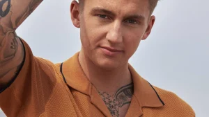 Thumbnail voor Mart Hoogkamer ging na doorbraak in therapie: 'Ik kon niet meer normaal over straat'