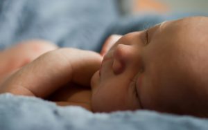 Thumbnail voor Rechtszaak in Noorwegen over baby's die werden verwisseld: 'Zag haar altijd als m'n eigen dochter'