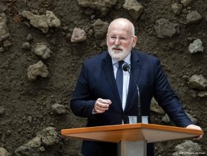 Thumbnail voor Frans Timmermans onderging maagverkleining: 'Ik wist: als ik zo doorga, wordt mijn leven elke maand korter'