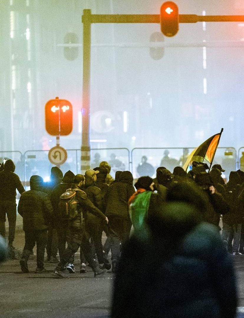 Verdachte meldt zich na tonen van beelden van rellen in Amterdam