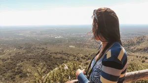 Thumbnail voor Olivia (29) spaart maandelijks €1000 of meer: 'Ben blij met mijn inkomen'