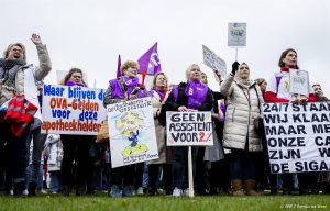 Thumbnail voor Stakingen bij apotheken gaan door, ook medewerkers in Zuid-Holland en Zeeland leggen werk neer