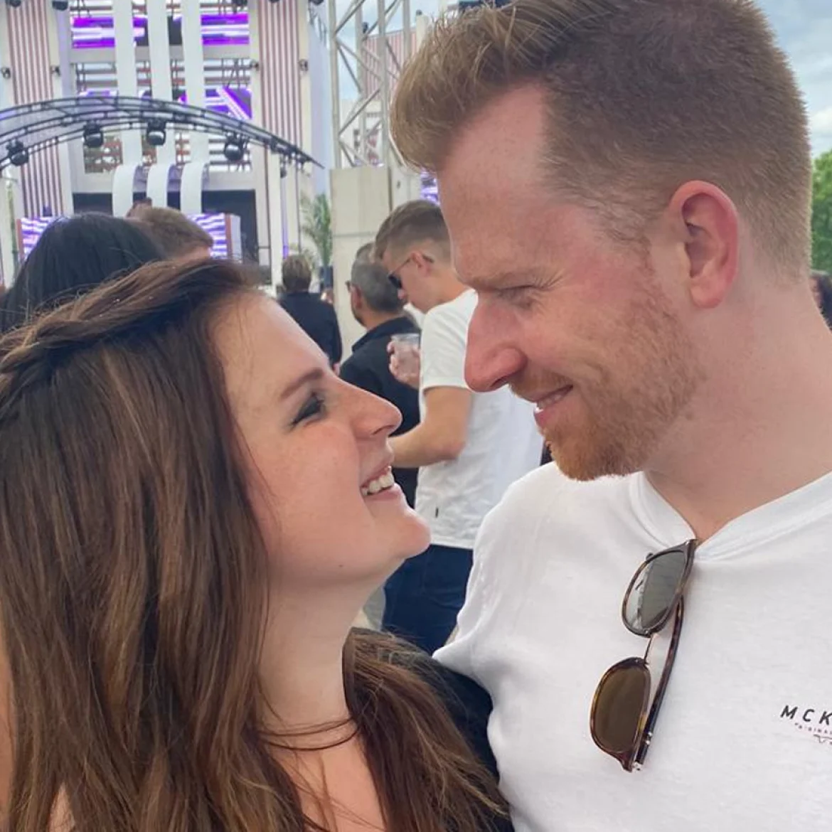 Angelique vraagt vriend ten huwelijk, TikTok reageert negatief: 'Dit was perfect voor ons'
