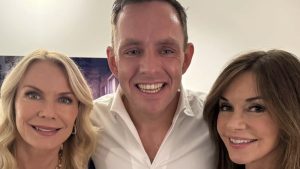 Thumbnail voor De Bevers gaan op bezoek bij 'The Bold & the Beautiful': 'This is for you, the Beaver Flower'