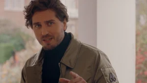 Thumbnail voor Dorian Bindels vertelt hoe zijn rol in 'Single Bells' recht tegenover zijn kersverse vaderschap staat: 'Allemaal waard'