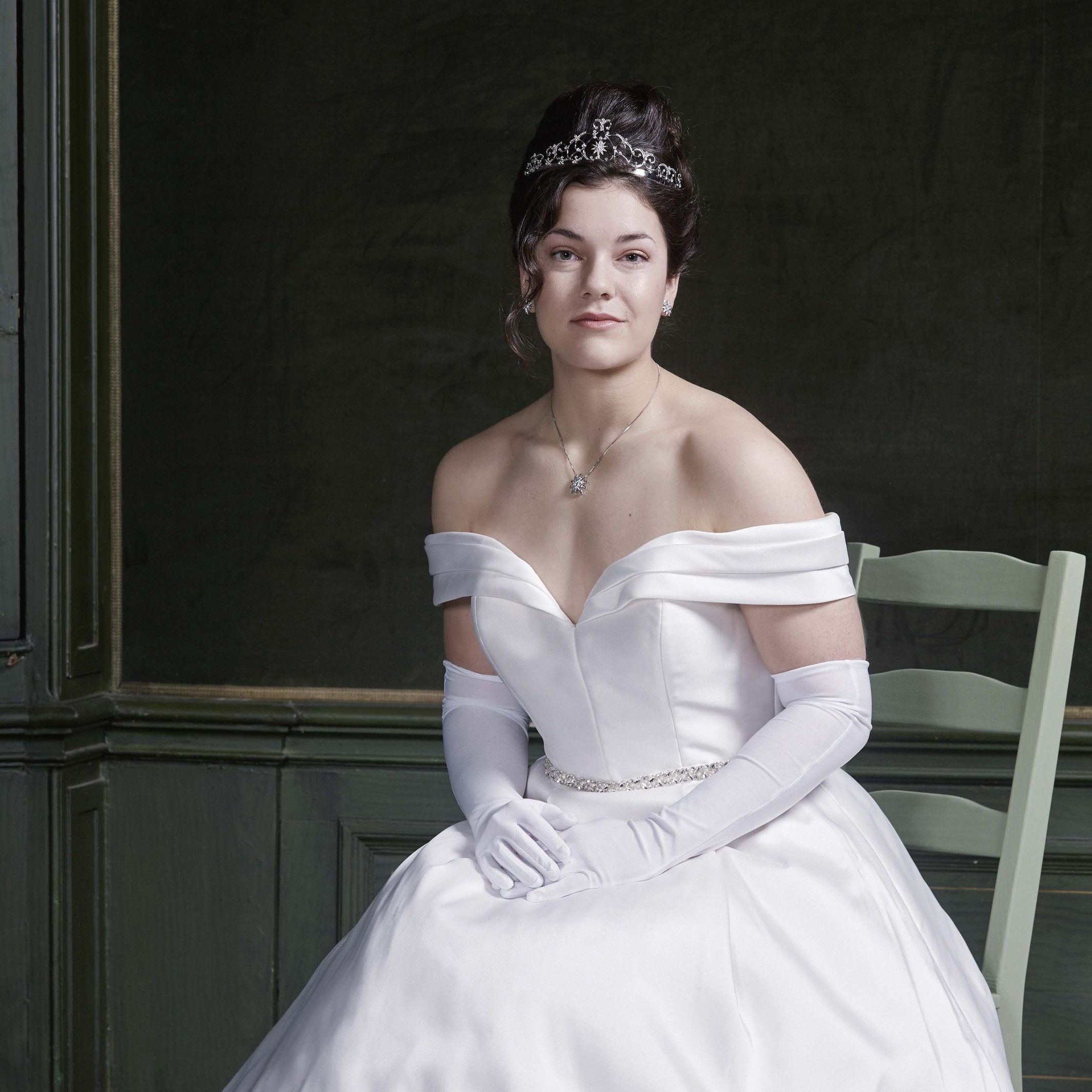 In een prinsessenjurk op een debutantenbal: 'Een danspartner vinden, daar is niets romantisch aan'