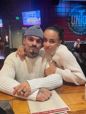 Thumbnail voor Nederlandse Iván, die in LA woont, is geëvacueerd om natuurbranden: 'Dit voelt echt onwerkelijk'