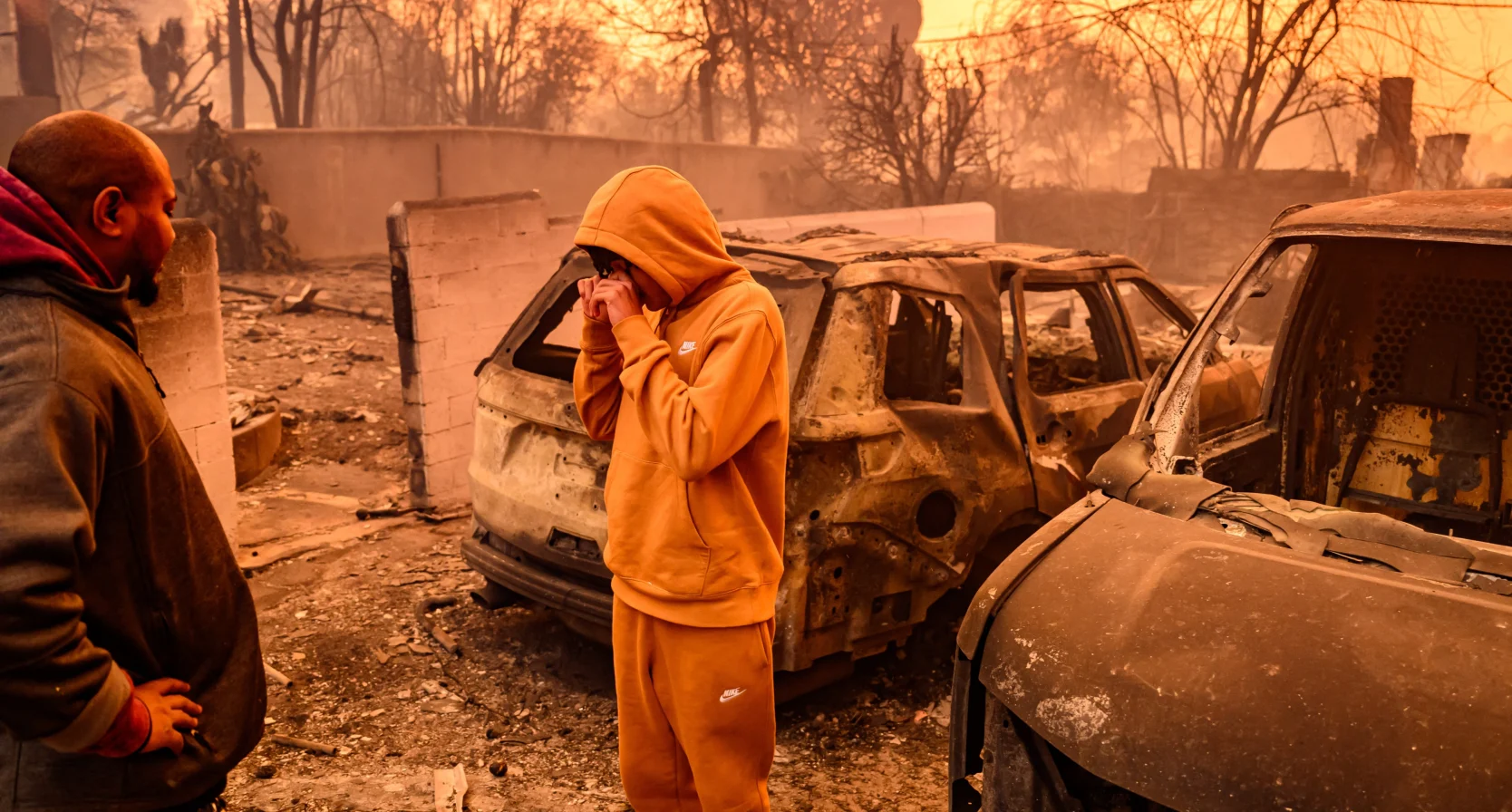 Dodental Los Angeles loopt op tot 24, sterke wind dreigt branden verder aan te wakkeren