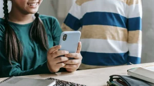 Thumbnail voor Een socialmediaverbod voor kinderen onder de 15 jaar: 'Ouders vragen om hulp'