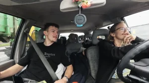 Thumbnail voor Paniek in 'Grote gezinnen, grote vakanties': 'Tien van de elf paspoorten vergeten'